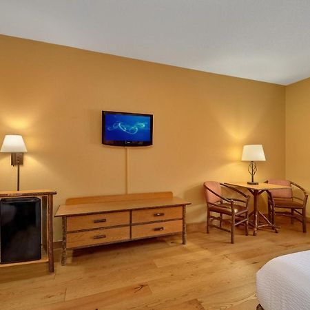 Bearskin Lodge On The River Gatlinburg Bagian luar foto