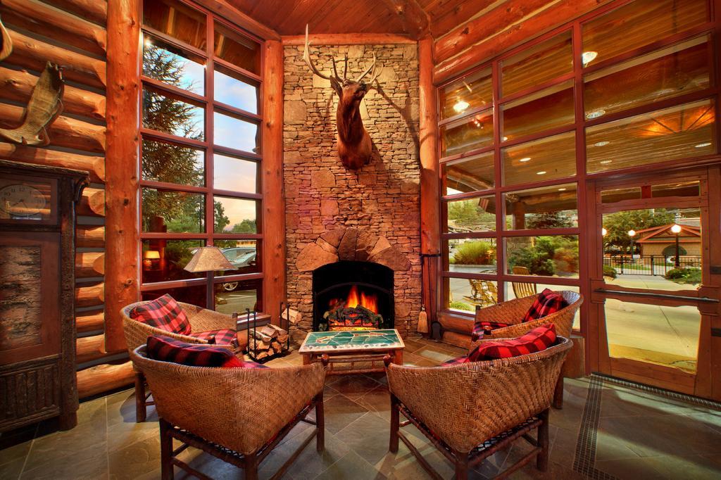 Bearskin Lodge On The River Gatlinburg Bagian luar foto