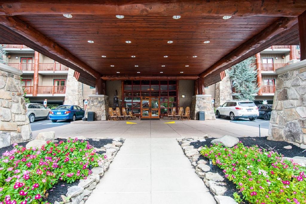 Bearskin Lodge On The River Gatlinburg Bagian luar foto