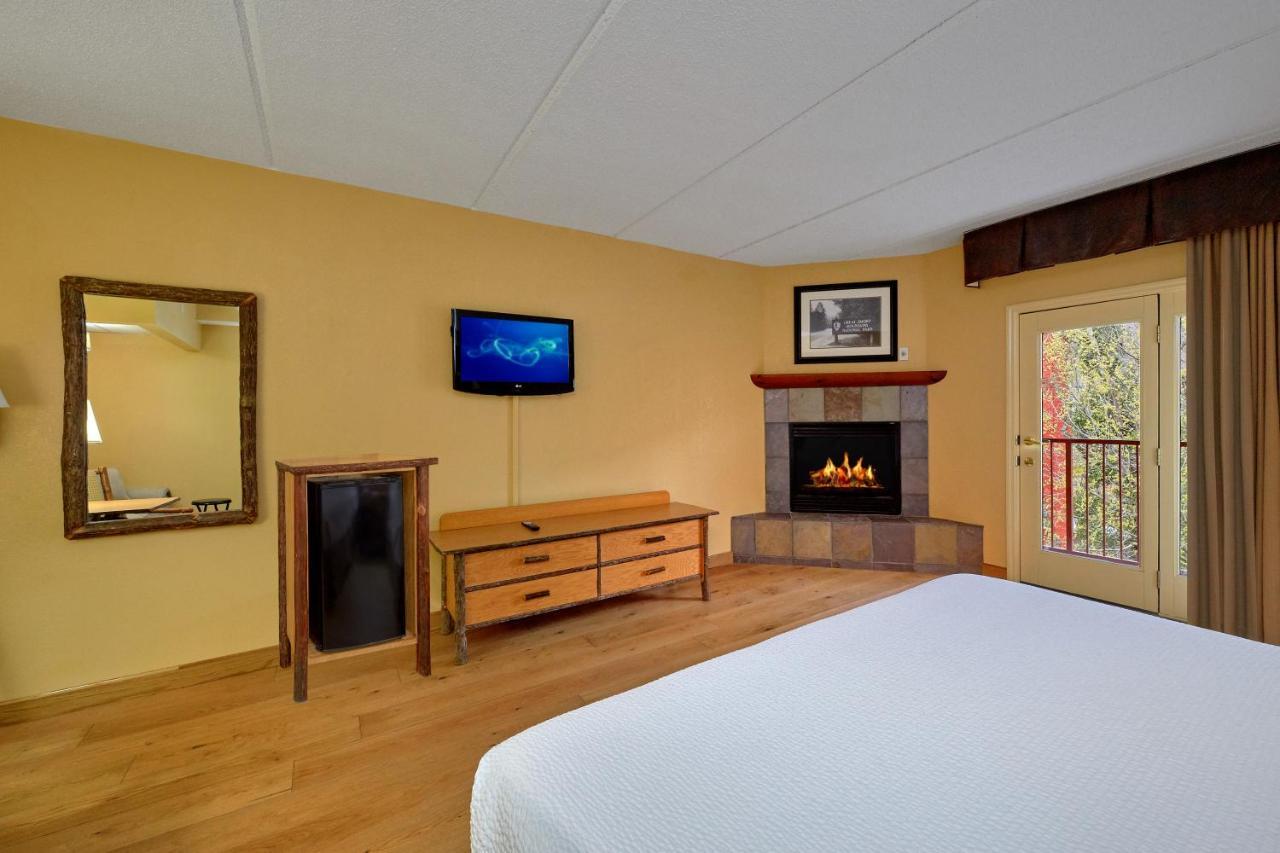 Bearskin Lodge On The River Gatlinburg Bagian luar foto