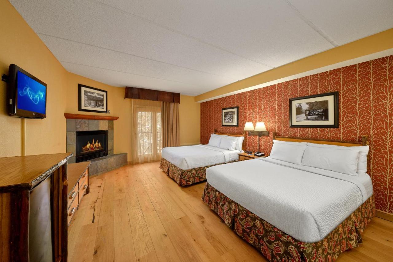 Bearskin Lodge On The River Gatlinburg Bagian luar foto