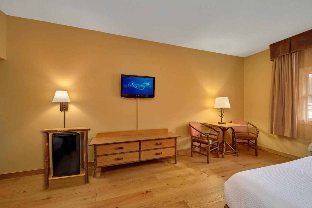 Bearskin Lodge On The River Gatlinburg Bagian luar foto