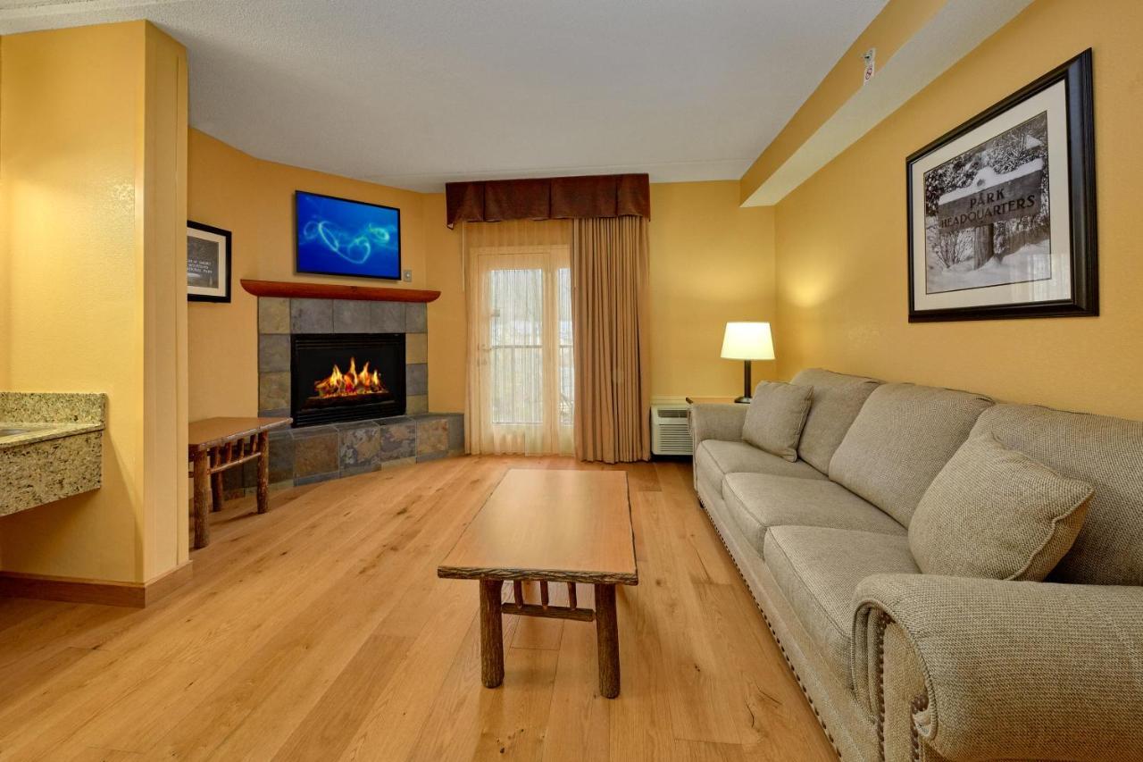 Bearskin Lodge On The River Gatlinburg Bagian luar foto